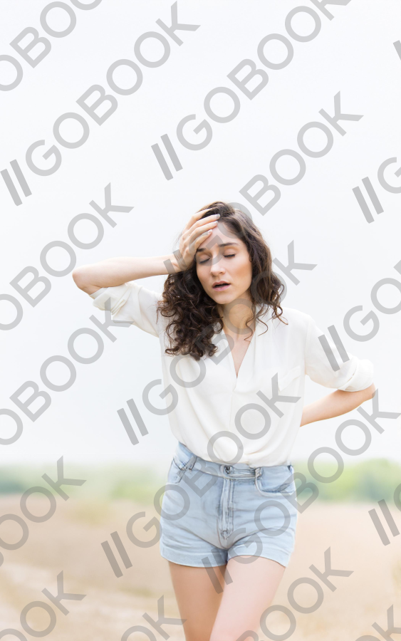 疲憊的夏日散步