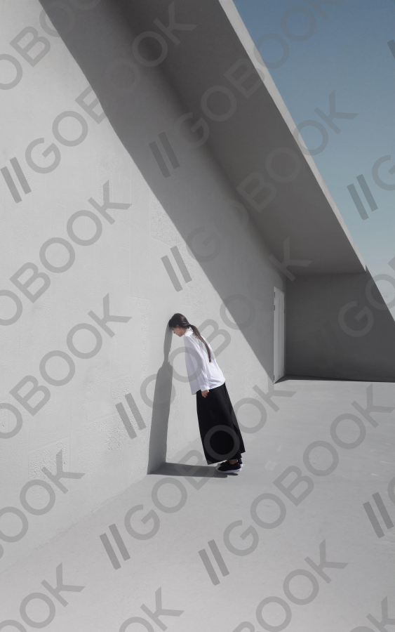 孤獨的混凝土倒影